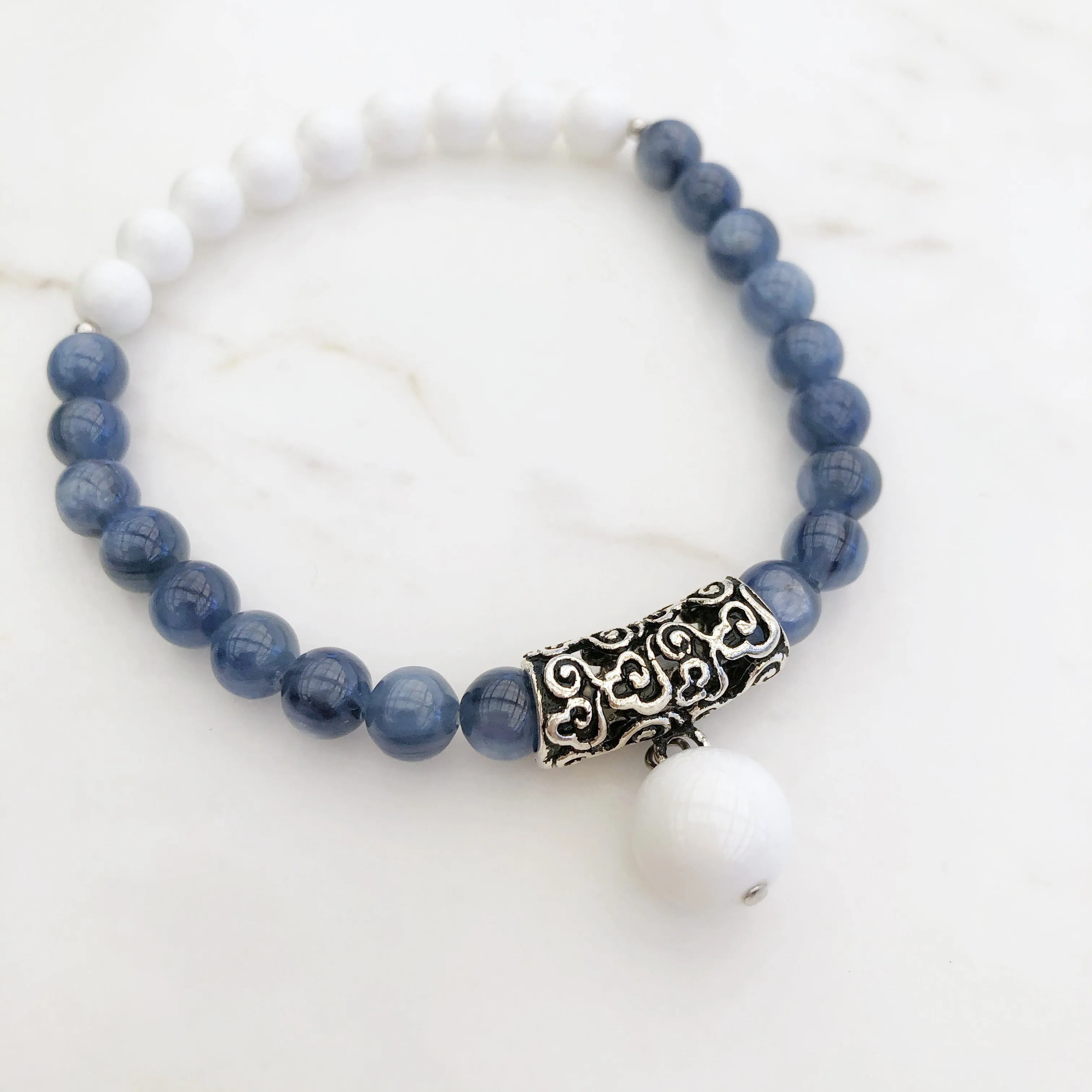 Auspicious Beaded Kyanite and Tridacna Bracelet