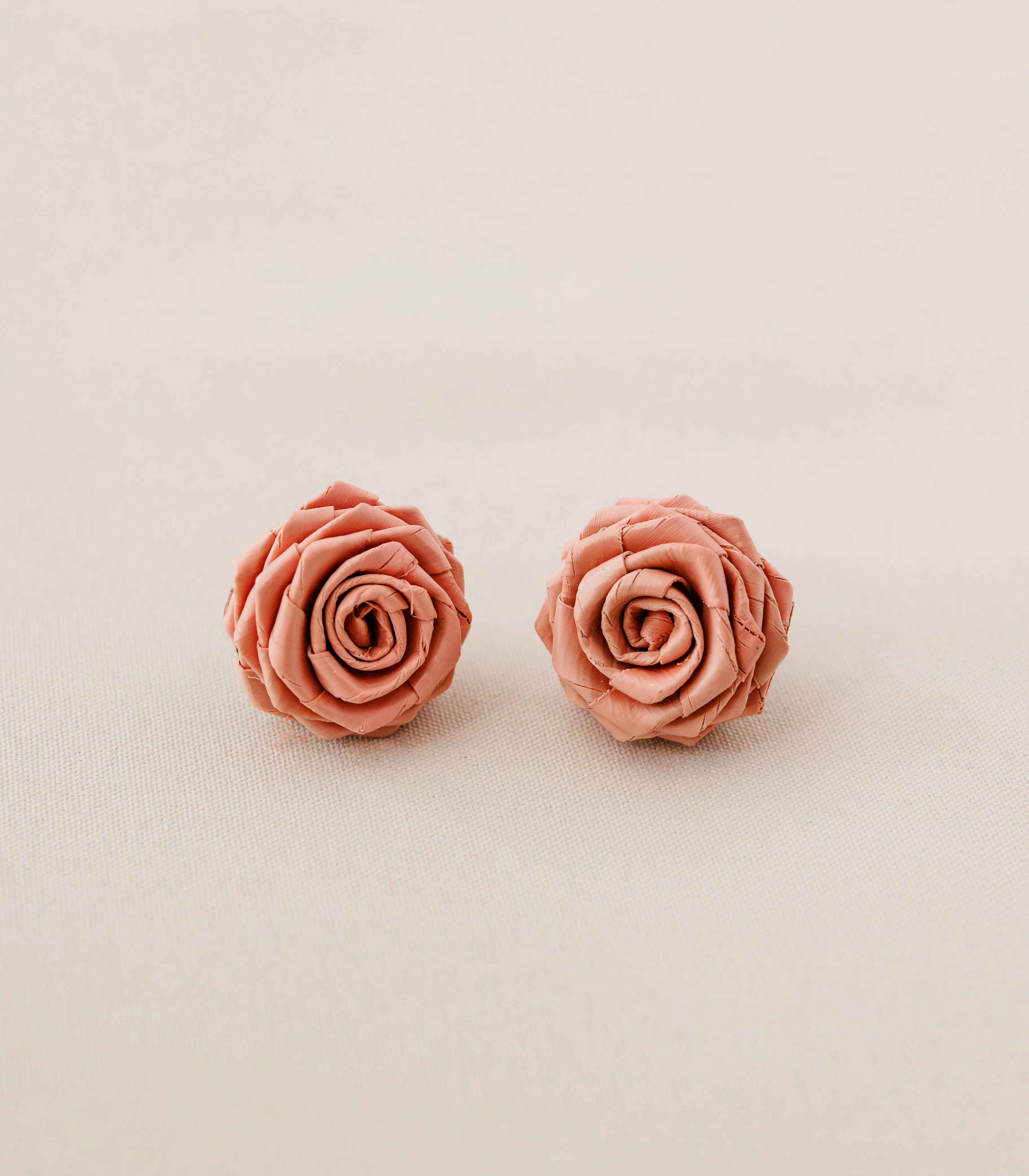 Woven Rosas Palm Leaf Earrings